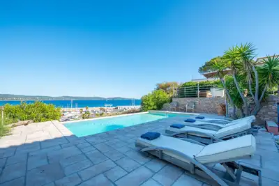 Image de A 100m du port : Villa 12 pers, vue imprenable sur la mer, piscine à débordement