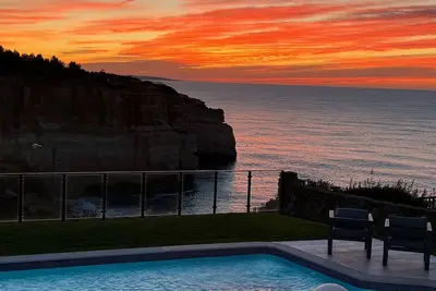 Image de Seafront View next to the famous “Benagil Caves”