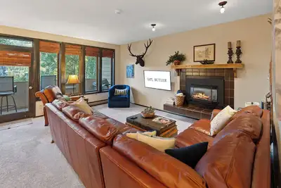 Image de Vail Butler | Sun Vail - Hot Tub & Walk to Lifts