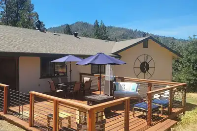 Image de Nara Lodge - Modern 3br/2ba w/game room, pool table and WiFi.