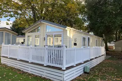 Image de 'Serendipity' - by the beach on Sandhills Holiday Park, Mudeford