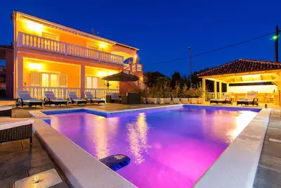 Family Friendly Pool House Ana, Bibinje, Croatia