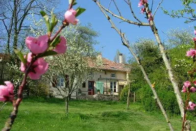 Gîte de charme à Seigneulles, 3 chambres, terrasse et jardin, entre Verdun et Bar-le-Duc