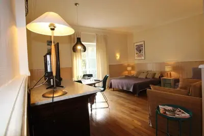 Image de Studio au centre avec ascenseur et animaux admis