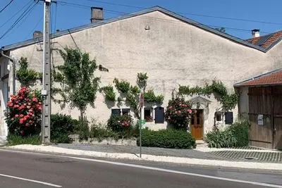 Image de Ancienne ferme restaurée avec charme, vergers de mirabelles, borne électrique, proche Lac de Madine