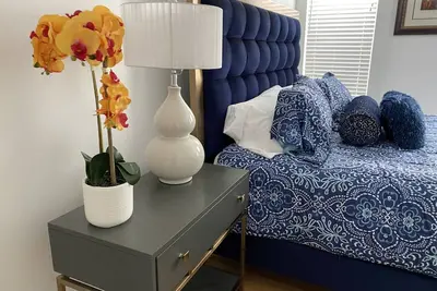 Image de Dubuque Luxury “Hot Tub” Farmers Market