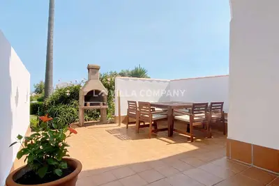 Image de Charming Duplex with Sea Views, 2 Bedrooms + 3 Bathrooms, 3 Minutes to Beach