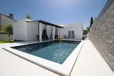 Image de Brand new top villa ***** heated pool, barbecue, only 2 km from the sea