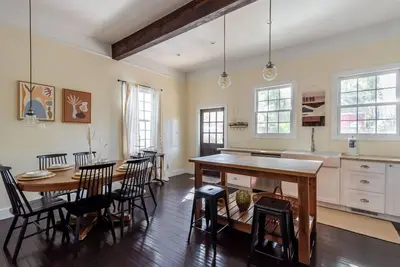 Bright Bohemian Home w/ Parking + Deck Near Forsyth Park by Lucky Savannah
