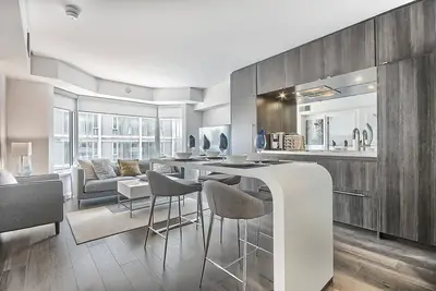 Image de Lovely Two Bedroom, Two Bathroom Condo in Heart of Yorkville