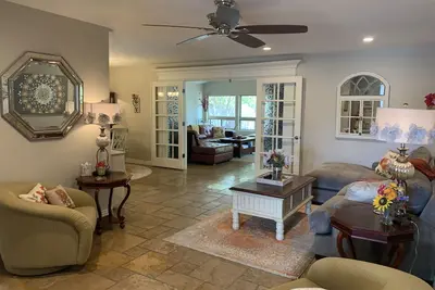 Beautifully remodeled N. Phoenix home close to everything