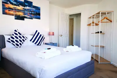 Image de Marina living with parking, balcony, quiet and secure