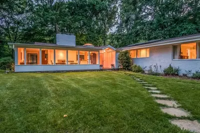 Image de Private retreat minutes from Gw P/way, Dc, airport