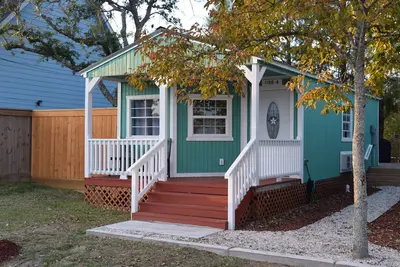 Image de Cozy Cabin on the Water -Full Access