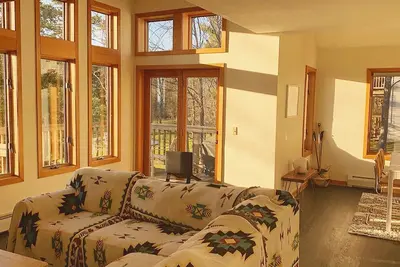 Image de The S T A C K Haus on golf course/10 mins to Lake Witingham <br>