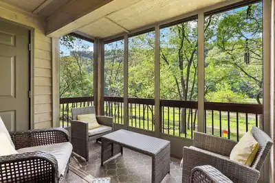 Image de Walk-in Lake View Condo with Water-Facing Screened Porch, near Playground