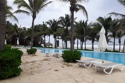 Image de Beautiful Apartment in La Isla Residences Acapulco facing the sea!