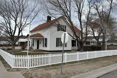 Image de Historic and updated home from the 1800's