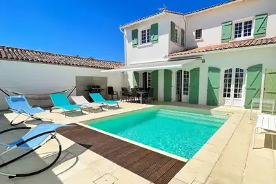 Image de Superbe villa d'architecte avec piscine chauffée