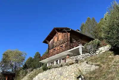 Image de Extérieur : appartement en duplex dans chalet, pour 8 personnes, balcon, grande terrasse avec barbec
