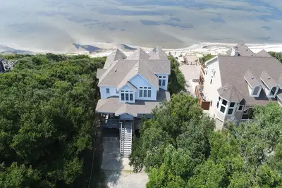 Image de Waterfront house with private pool, hot tub, W/D, &vocean view