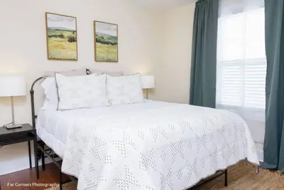 Image de Room for Everyone: 2 Townhomes|6 Bedrooms