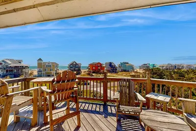 Image de Inviting ocean-view home with on-site pool, private hot tub & games, New Owner