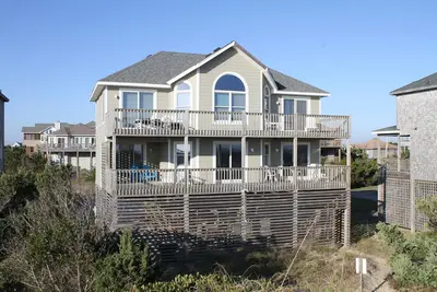 Image de Oceanfront home with incredible beach views, washer/dryer & pool