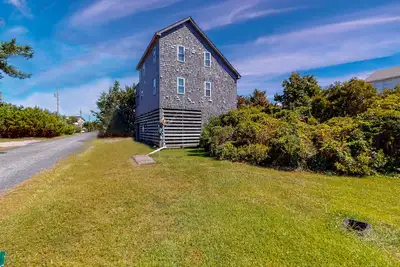 Image de Coastal House with Shared Pool, Free WiFi, Private Washer/Dryer, and Central A/C