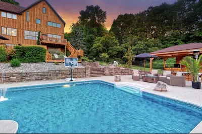Image de Modern Getaway w/ Pool & Hot Tub and Amazing Views