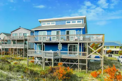 Image de Oceanfront, Dog-Friendly House W/ Central Ac, Private Hot Tub, & Free WiFi