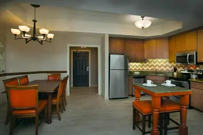 Image de Ski In / Out Marriott Summit Watch vendredi 13 février et le 19 février Seulement!