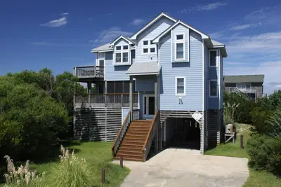 Image de Dog-Friendly House with a Private Hot Tub, Ac, Shared Pool & Water Views
