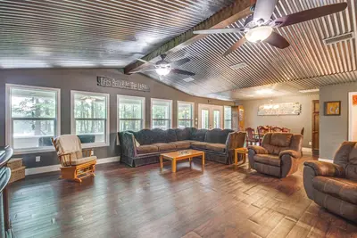 Image de Ferriday Lakehouse w/ Private Dock, Deck, & Yard!