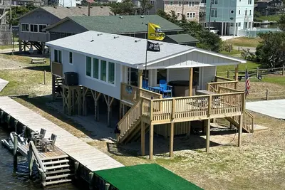 Image de Waterfront, Dog-Friendly Home w/ Sound View, Private Hot Tub, Dock & Shared Pool