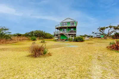 Image de Secluded Waterfront House w/ Private Hot Tub, Ocean View, Central A/C, Free WiFi