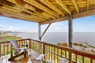 Image de Waterfront, Dog-Friendly House w/ Private W/D, Shared Pool, WiFi, Sound Views