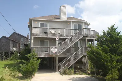 Image de Ocean-view home with pool, private hot tub, W/D - near the beach