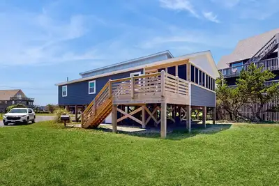 Image de Waterfront Home on Bulk-Headed Lot w/ Private Hot Tub, Sound View, Shared Pool