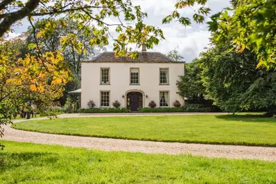 Image de Kingscote Park House - sleeps 19 guests  in 9 bedrooms