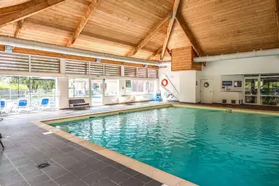 Appartement dans une maison de vacances avec piscine, internet, Tv, terrasse, animaux admis, parking