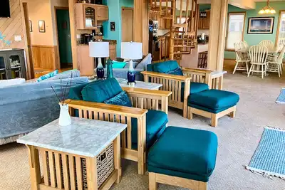 Image de Oceanfront Retreat, Stunning Views, Renovated Spaces, Game Room with Pool Table