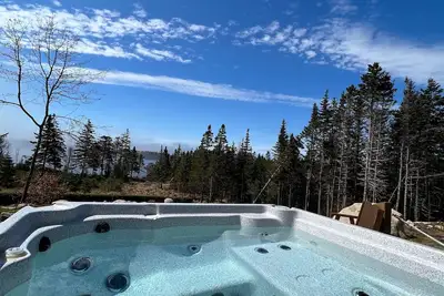 Image de Lake View; Daily Private Access to Outdoor Hot Tub; Fast WiFi; Bbq