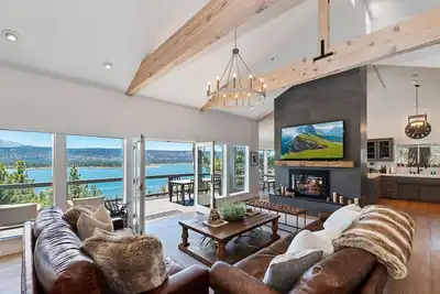 Image de Lakeview Villa: Amazing Panoramic Lake & Mountain Views! Pool Table!