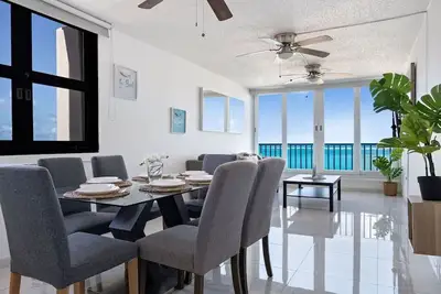 Image de Navio Beach Oceanfront Pool Parking 2bdr