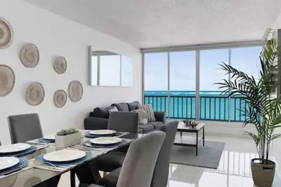 Image de Flamenco Beach 2bdr Oceanfront Pool Parking