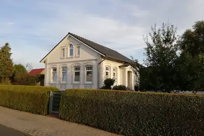 Image de \"Villa de Witt\" vacation for up to 6 people in historic East Frisian flair