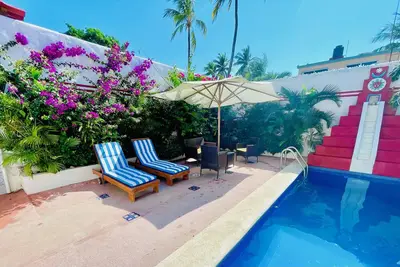 Image de 2 bed, 2 bath house w/ private pool, pyramid waterfall, short walk to beach.