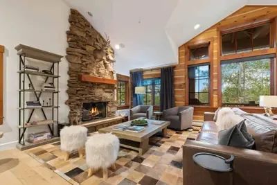 Image de Buckhorn Townhome 80 -4 Bedroom plus Den