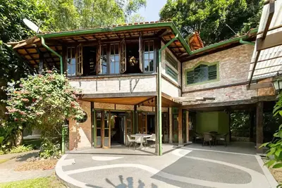 Charming house in Cambury